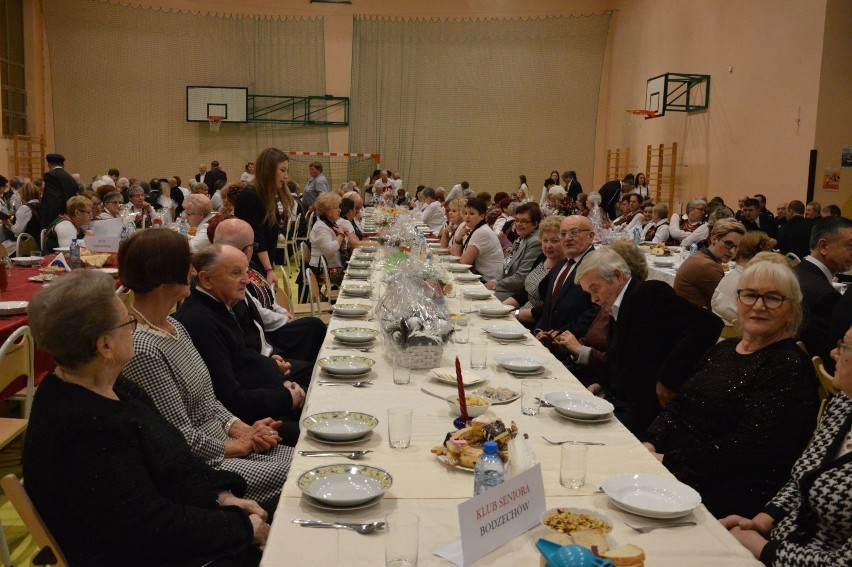 Świąteczne spotkanie w Bodzechowie. Kolędowało ponad 300 osób [ZDJĘCIA, WIDEO]