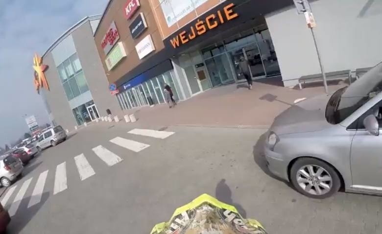 Tarnów. Kolejne zatrzymania w sprawie rajdu po galerii handlowej [WIDEO]