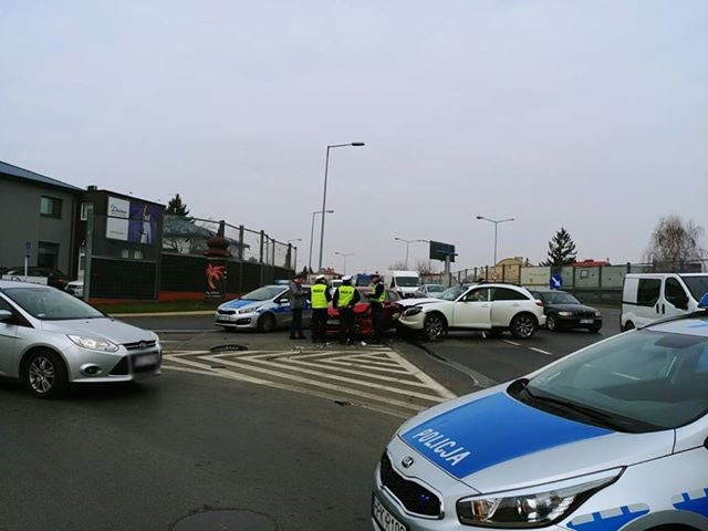 Wypadek na ul. Krakowskiej w Rzeszowie. Kierowca BMW potrącił 14-latkę