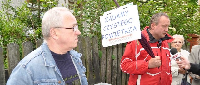 Przed sądem stali mieszkańcy Szczecinka z ekologicznymi hasłami. 