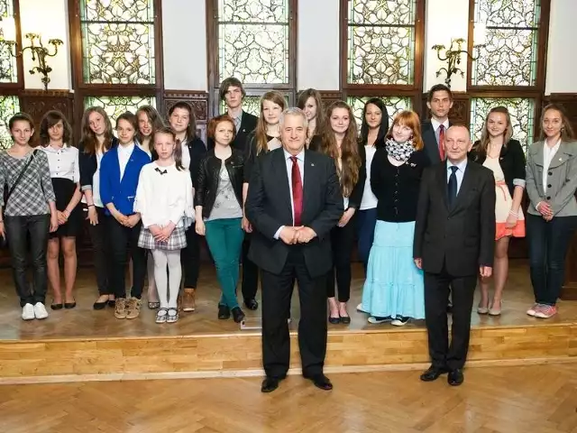 Wczoraj w ratuszu nagrodzono młodych wolontariuszy ze Słupska i okolic. 