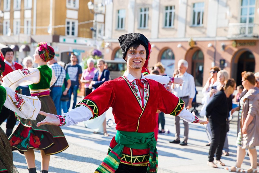 Podlaska Oktawa Kultur 2017. Kolorowa parada na Rynku...