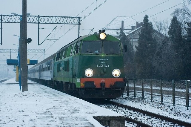 Coraz więcej osób zarówno z branży kolejarskiej, jak i samorządowców domaga się utrzymania kursów pociągów towarowych z Tarnobrzega do Mielca i Dębicy.