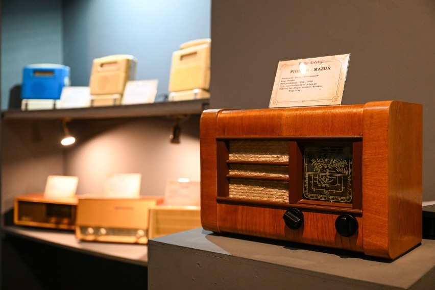 Radioodbiornik "Pionier Mazur" na wystawie „Radio Nostalgia...