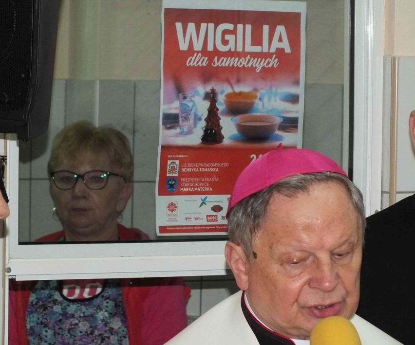 Diecezjalna wigilia dla samotnych w Starachowicach zgromadziła około 100 osób [ZDJĘCIA]