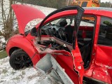 Wypadek na drodze Szamoty-Sokolec. Jedna osoba opuściła pojazd przed przybyciem służb