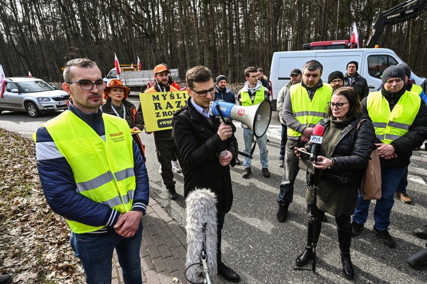 Wojewoda spotkał się z rolnikami pod Bydgoszczą