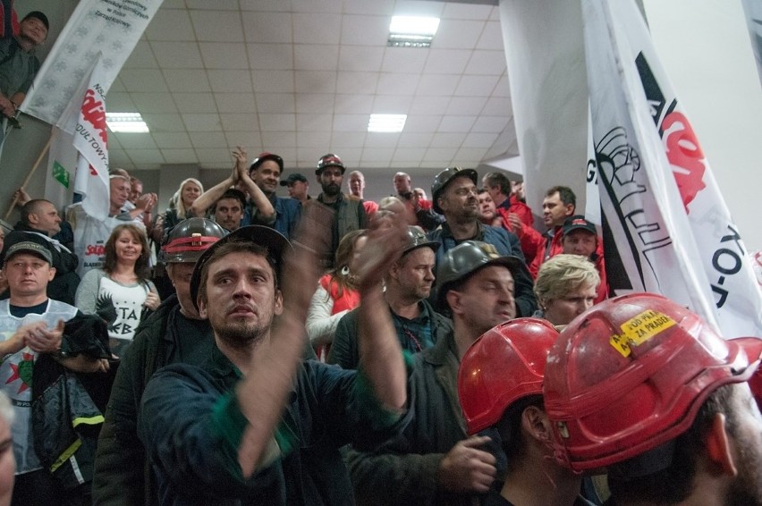 Górnicy KWK Kazimierz-Juliusz zakończyli podziemny protest