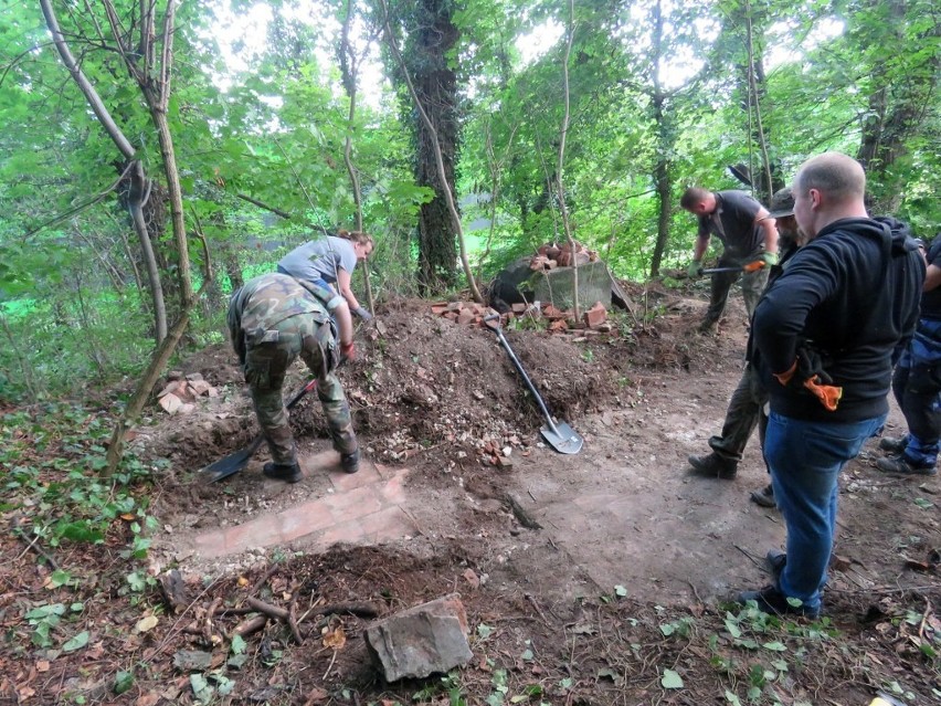 Sensacja w Szczecinie. Udało odnaleźć się fragment tablicy poświęconej pani Tilebein 