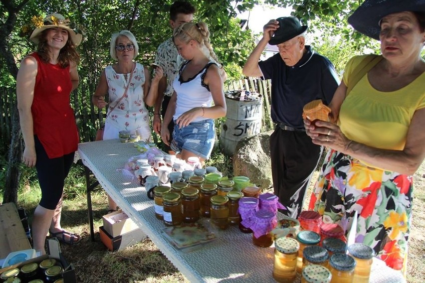 Pieczenie i degustacja pysznego chleba, plecenie wianków,...