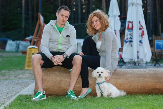 Były reprezentant Polski Paweł Golański z żona Deteliną kibicuje polskiej reprezentacji podczas Euro we Francji. 