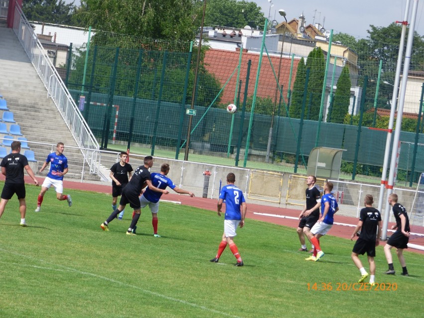 3 liga. Wysoka wygrana Wisły Sandomierz w sparingu z Pogórzem Pleśnia. Było kilku testowanych zawodników [DUŻO ZDJĘĆ]