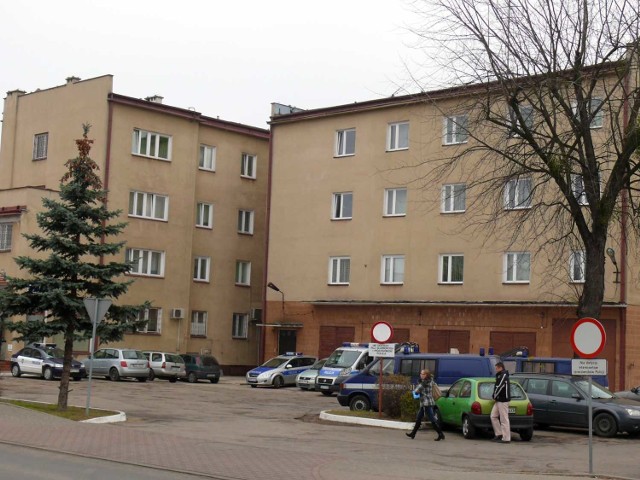 Siedziba komendy policji w Stalowej Woli to architektoniczny koszmarek.