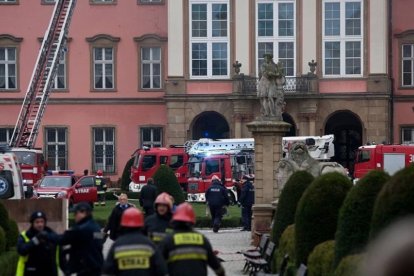 Pożar zamku Książ, płonie dach, 10.12.2014