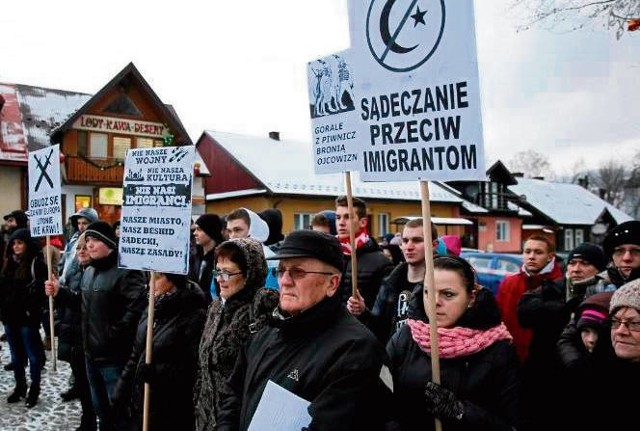 Mieszkańcy Piwnicznej-Zdroju protestami wywalczyli decyzję Urzędu do spraw Cudzoziemców, który zrezygnował z utworzenia ośrodka dla uchodźców w uzdrowisku. - Odetchnęliśmy z ulgą - wyznają