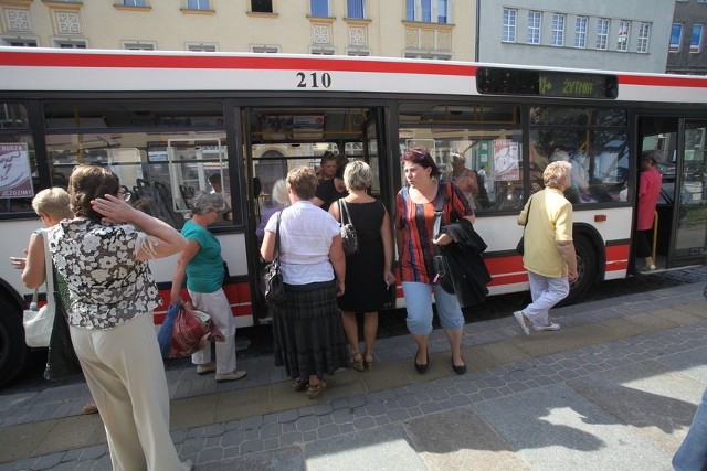 W 2011 roku opolski MZK przewiózł 18,4 mln pasażerów, o 600 tys. więcej niż rok wcześniej.