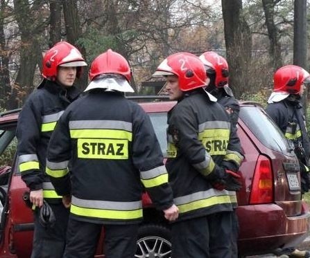 Wezwanie do pożaru samochodu osobowego strażacy otrzymali o g. 6.22.