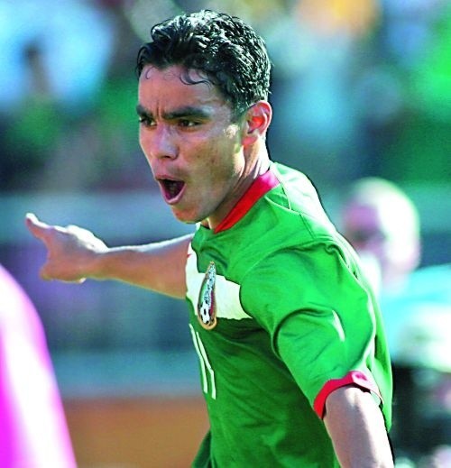 Napastnik reprezentacji Meksyku Omar Bravo dwa razy pokonał bramkarza Iranu. Tym samym dołączył do Miroslava Klose (Niemcy), Paulo Wanchope (Kostaryka), którzy także mają na koncie po dwa trafienia w pierwszych meczach.