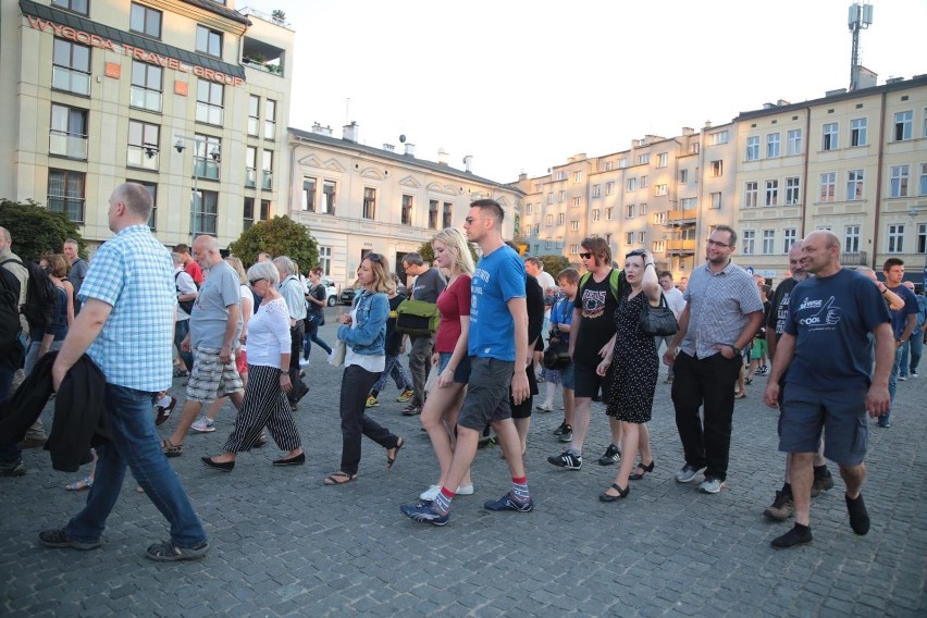 Liberator znów wzleciał nad Podgórze. Przy ulicy Dąbrowskiego odsłonięto mural