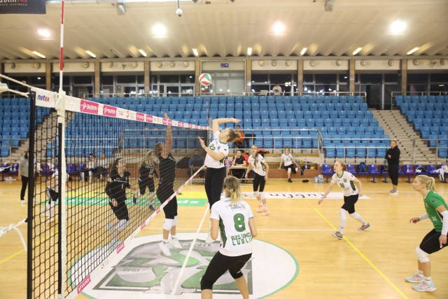 Siatkarki AZS UMCS Lublin pokonały w hali MOSiR Jedynkę Tarnów 3:1