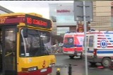 Warszawa. Wypadek. Autobus wjechał w grupę pieszych w centrum (wideo)