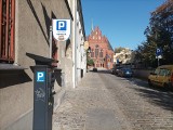 Toruń. Opłaty za parkowanie w centrum pójdą w górę. O ile? W przyszłości powiększy się też strefa płatnego parkowania 