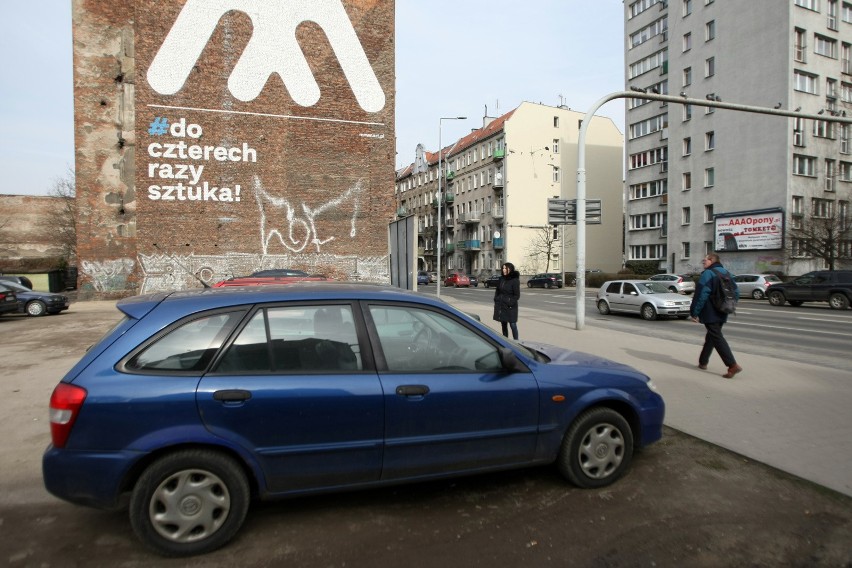 Działka budowlana przy ulicy Wyszyńskiego, obok skrzyżowania...