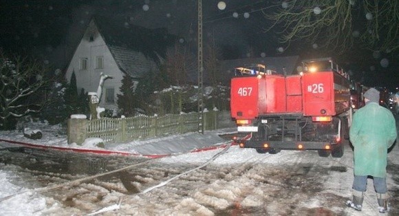 Pożar gasiło aż dziesięć zastępów straży pożarnej.