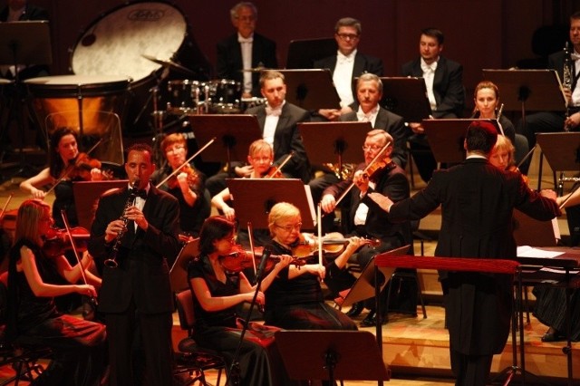 Orkiestra ma grać taniej, czyli bardziej Mozarta, niż Beethovena.