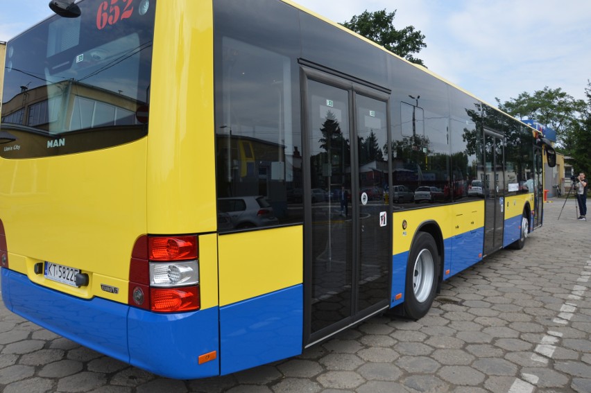 Tarnów. Kolejne nowe autobusy wyjechały na ulice miasta. Stare jelcze przechodzą do historii [ZDJĘCIA]