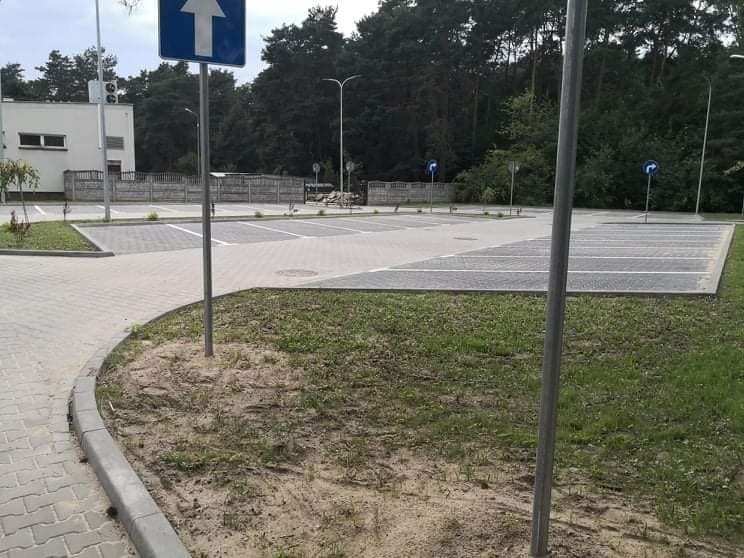 Nowy parking przy ulicy Zdziczów w Kozienicach został oddany do użytku - zobacz zdjęcia