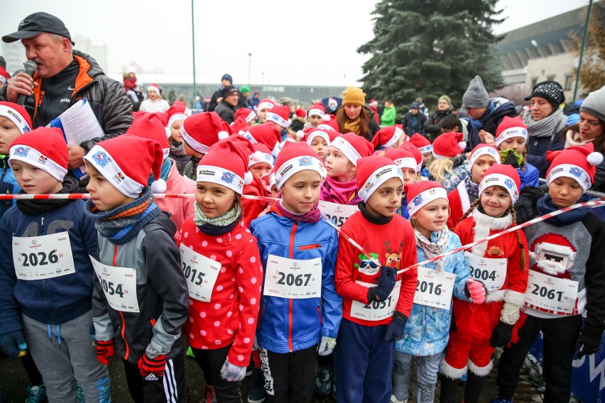 Dzieci pobiegły w Biegu Mikołajów 2017 w Krakowie