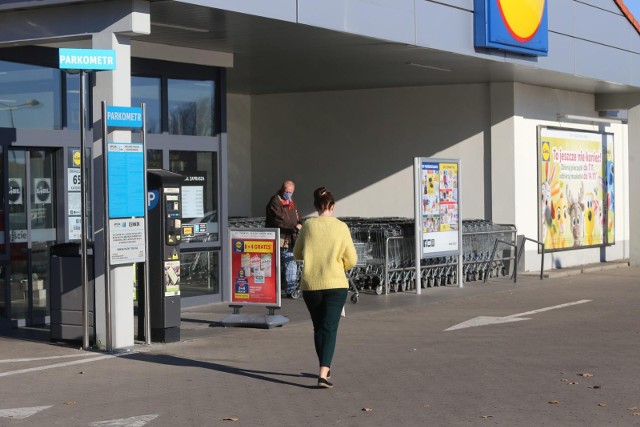 Supermarkety w Polsce ruszają ze specjalnymi programami skierowanymi nie tylko do studentów i absolwentów.