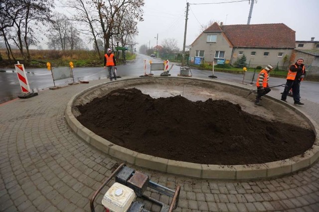 Rada osiedla i ZDM budują rondo na Krzesinach