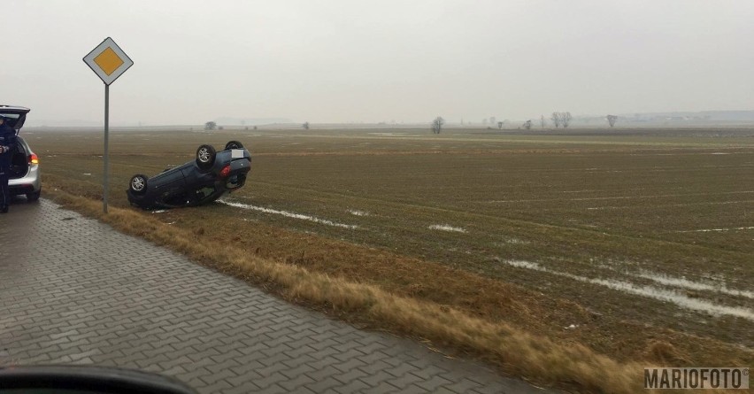 Zderzenie dwóch aut w Łączniku. Jedna osoba lekko poszkodowana