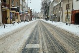 Ciężki weekend na drogach powiatu olkuskiego. Samochody w rowach, kolizje i utrudnienia. Policjanci interweniowali 15 razy