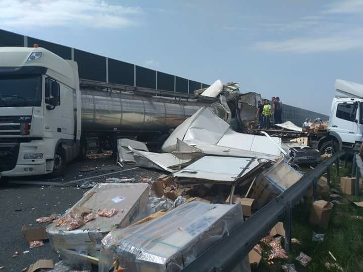 Wypadek na autostradzie A4. Zderzyło się kilka ciężarówek, są ofiary. Autostrada A4 była zamknięta w kierunku Rzeszowa