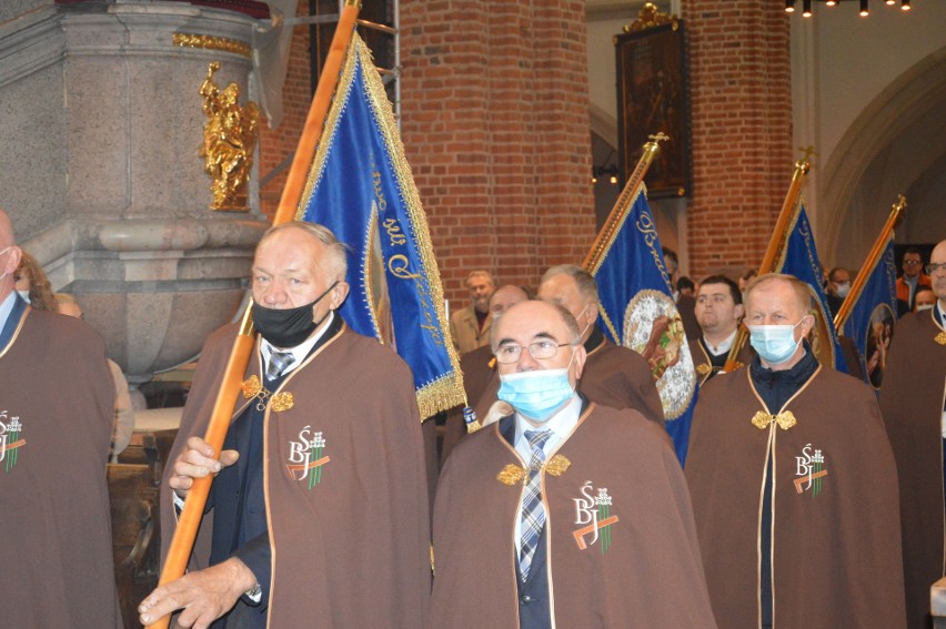 Biskup Andrzej Czaja rozpoczął w niedzielę etap diecezjalny Synodu Biskupów
