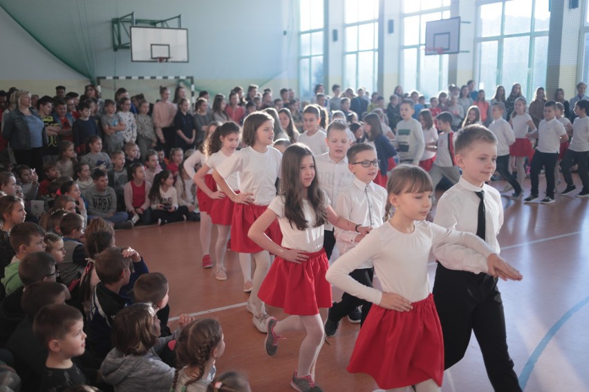 Karawana Kultury w szkole w Wolinie. Rozmaite imprezy łączą uczestników już prawie 14 lat