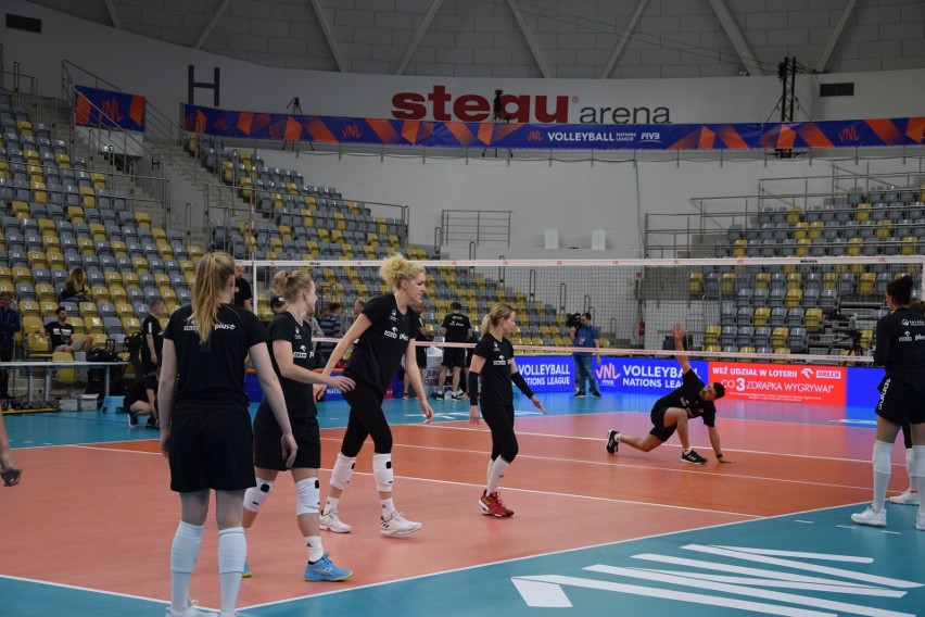 Poniedziałkowy trening reprezentacji Polski kobiet w Stegu...