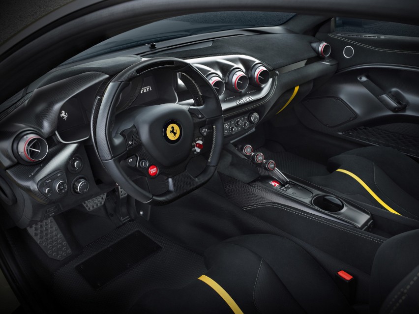 Ferrari F12tdf to ekstremalna wersja modelu F12 Berlinetta....