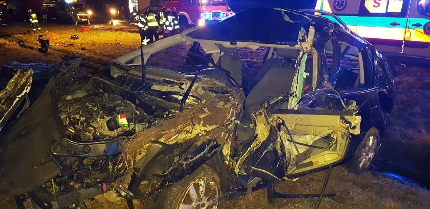 Wypadek na autostradzie A4. Na wysokości Olszowej zderzyły się dwa auta. Trzy osoby ranne
