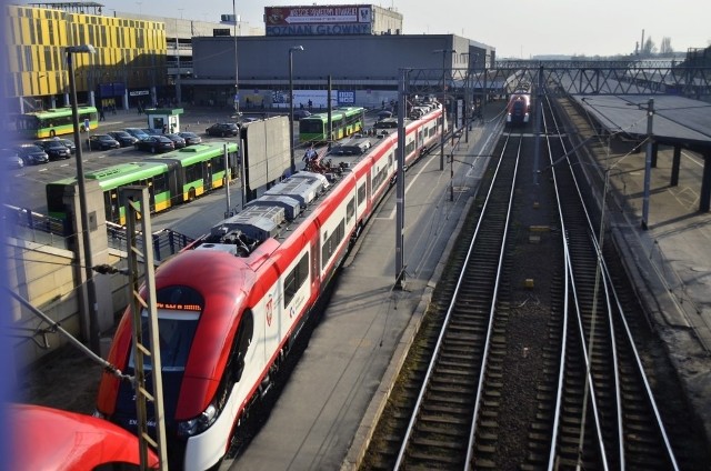 Ostatni pociąg elektryczny Elf przybył na dworzec w Poznaniu