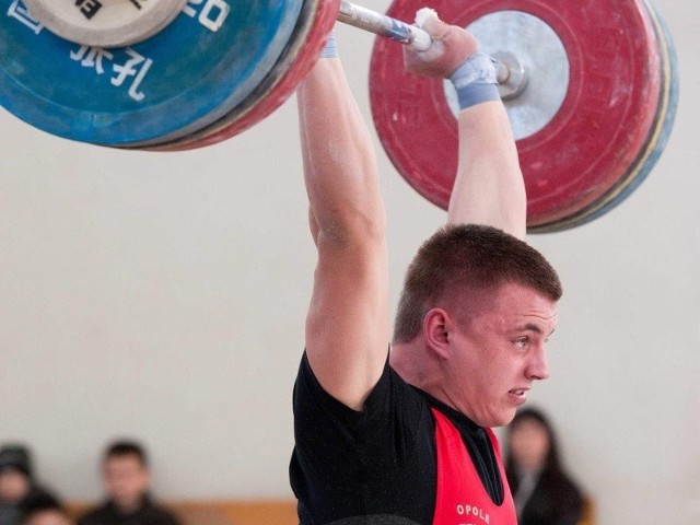 Adam Zasłonka zdobył srebrny medal w wadze do 85 kg.