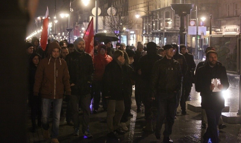Demonstracja na ul. Piotrkowskiej. Podważają wyniki wyborów samorządowych