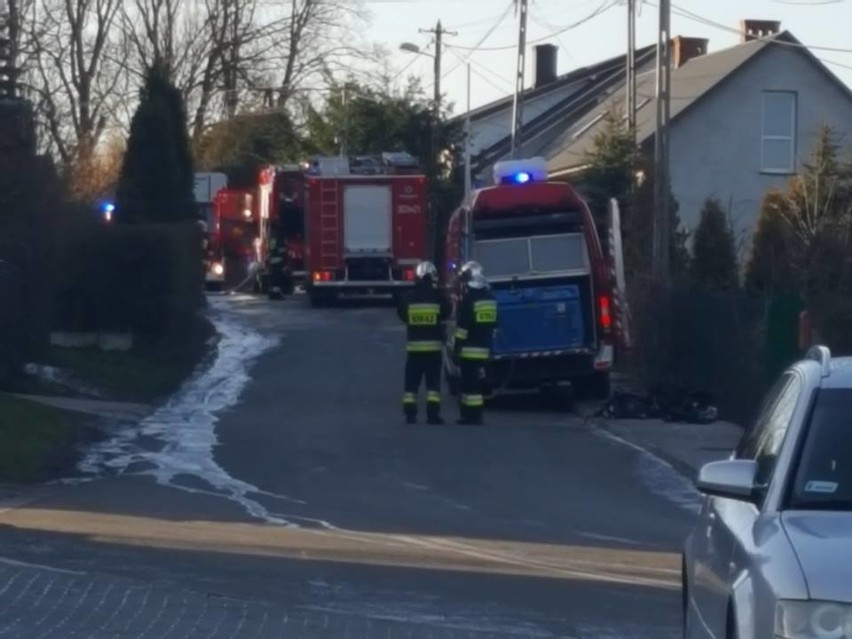 Tragiczny pożar w Czernichowie. Jedna osoba nie żyje [ZDJĘCIA]