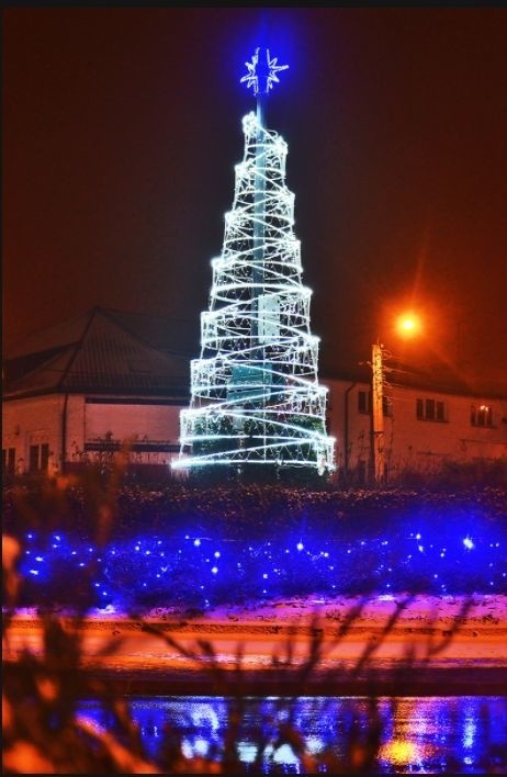 Siemiatycze. Rozbłysły świąteczne iluminacje. Miasto wygląda bajkowo [ZDJĘCIA]