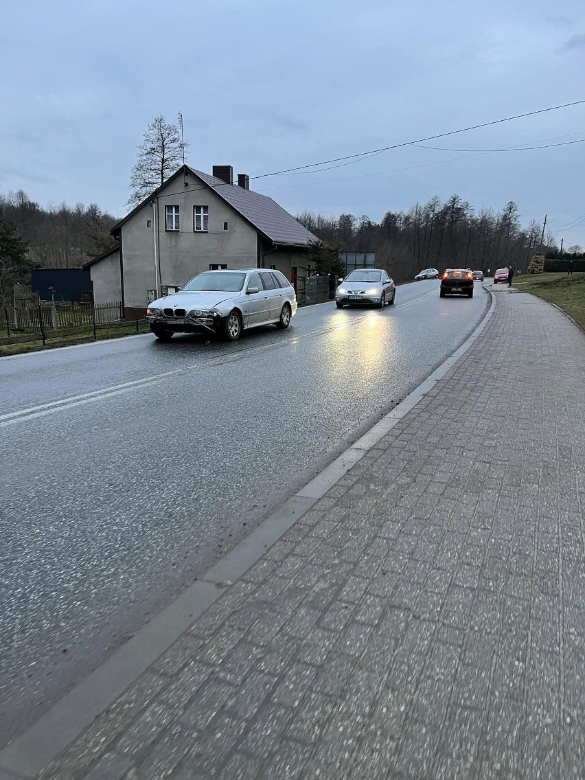 Zderzenie 4 samochodów osobowych, szczęśliwie nikt nie...