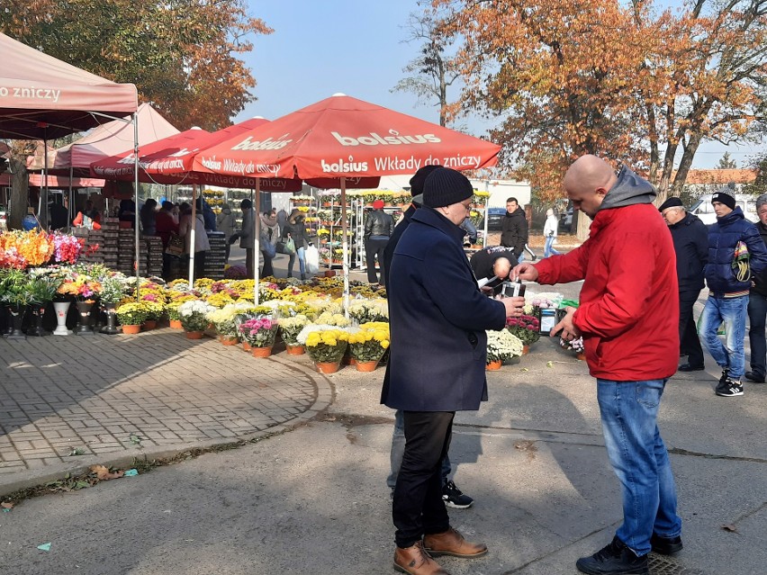 Kibice Odry Opole kwestowali z myślą o Żołnierzach Niezłomnych