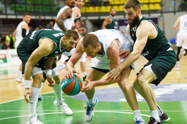 Koszykarze Enei Zastalu BC Zielona Góra przegrali z Zenitem Sankt Petersburg 52:79.